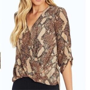 Peace & Pearls Nwt Serene surplice top size medium